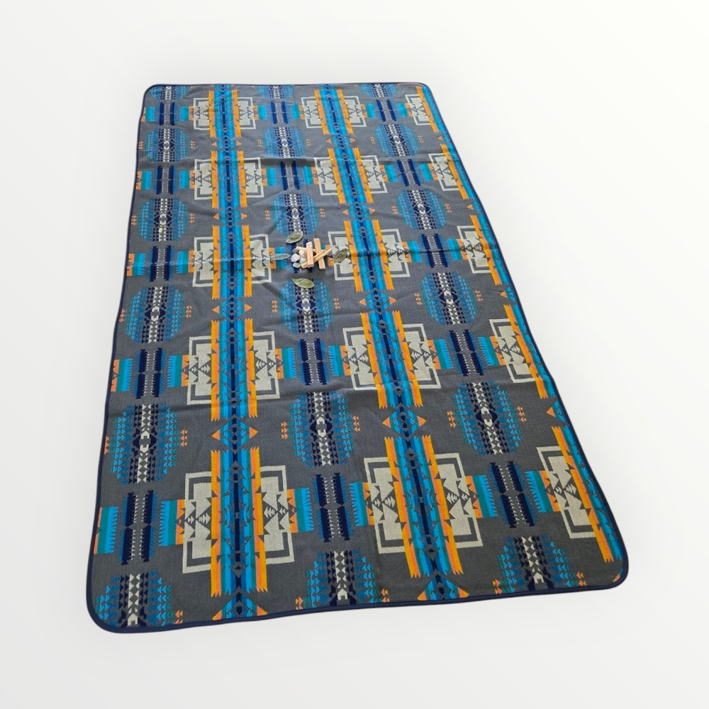 Geometric Patterned Rug - Picture 3 of 5